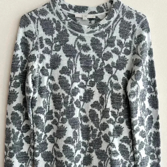 LOFT Floral Sweater Thermal, Grey and White, Size Medium - Picture 2 of 16